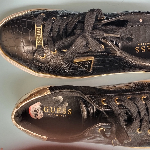 Guess Mens shoes size 9 - Picture 3 of 5